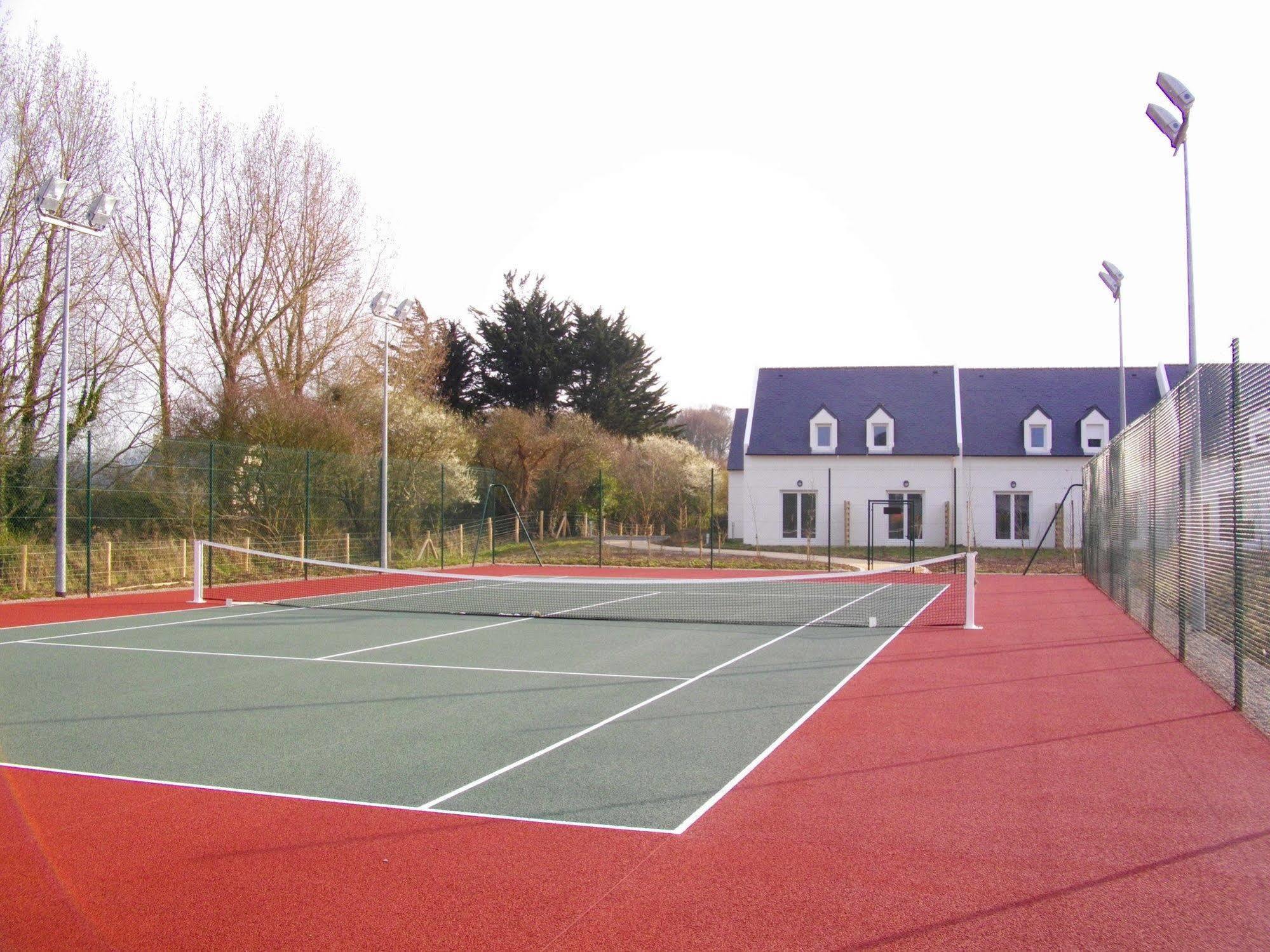 Résidence Néméa Les Roches Saint-Pol-de-Léon Esterno foto